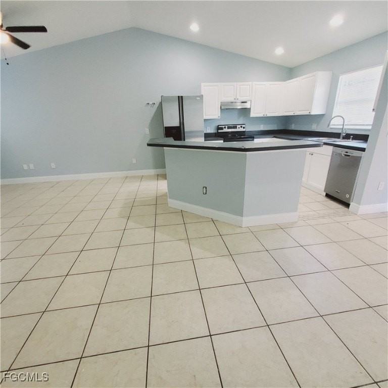 779 Bedford Dr - Photo 3 of 15