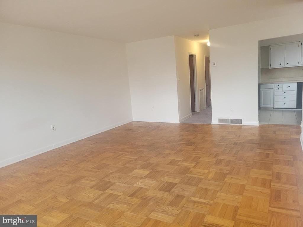 807 Selma St #2ndFL - Photo 4 of 13