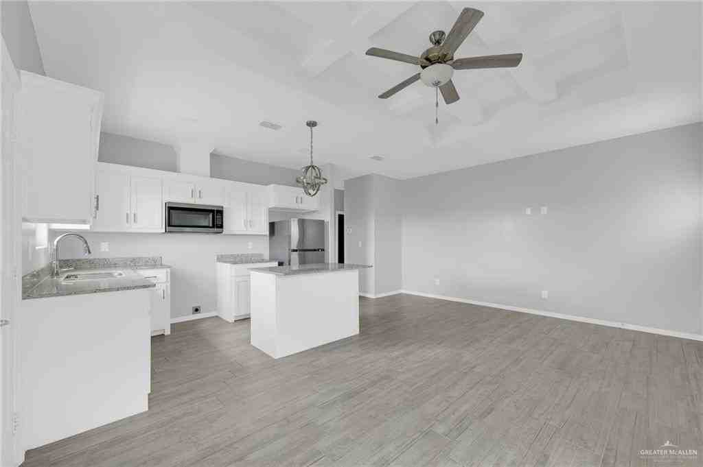 1916 Stauffer St #2 - Photo 5 of 14