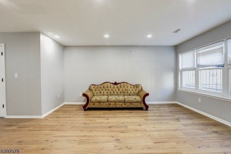 284 S 6th St - Photo 6 of 28