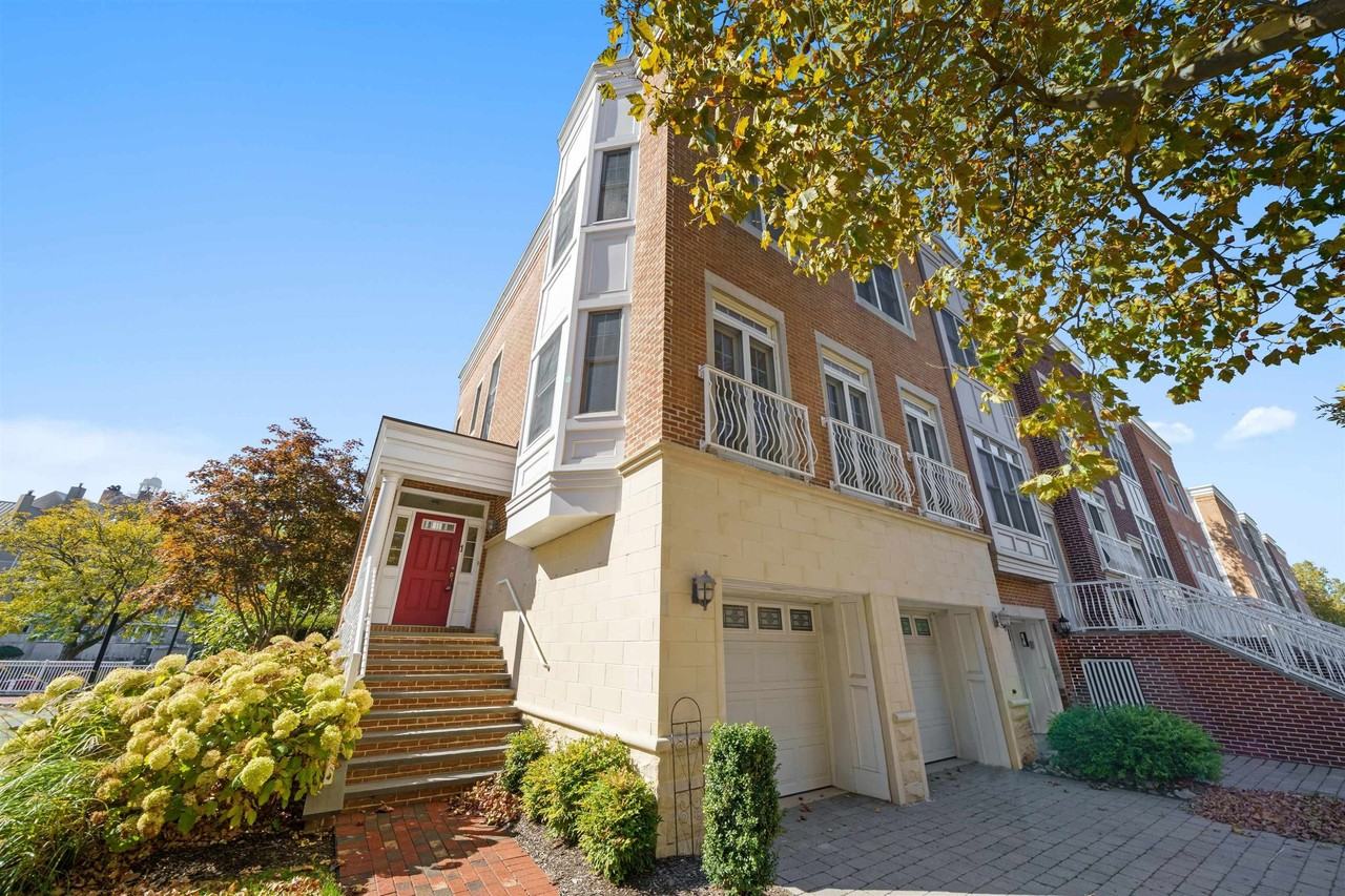 1 Intrepid Pl - Photo 2 of 38