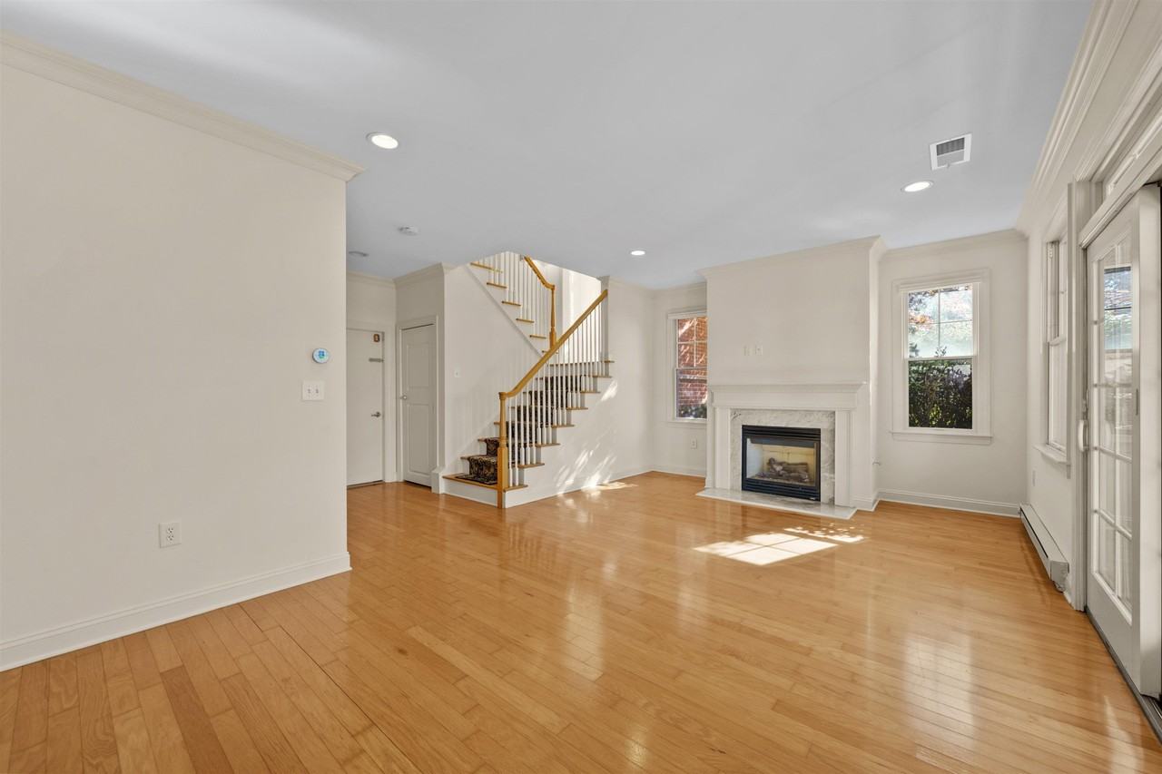 1 Intrepid Pl - Photo 5 of 38