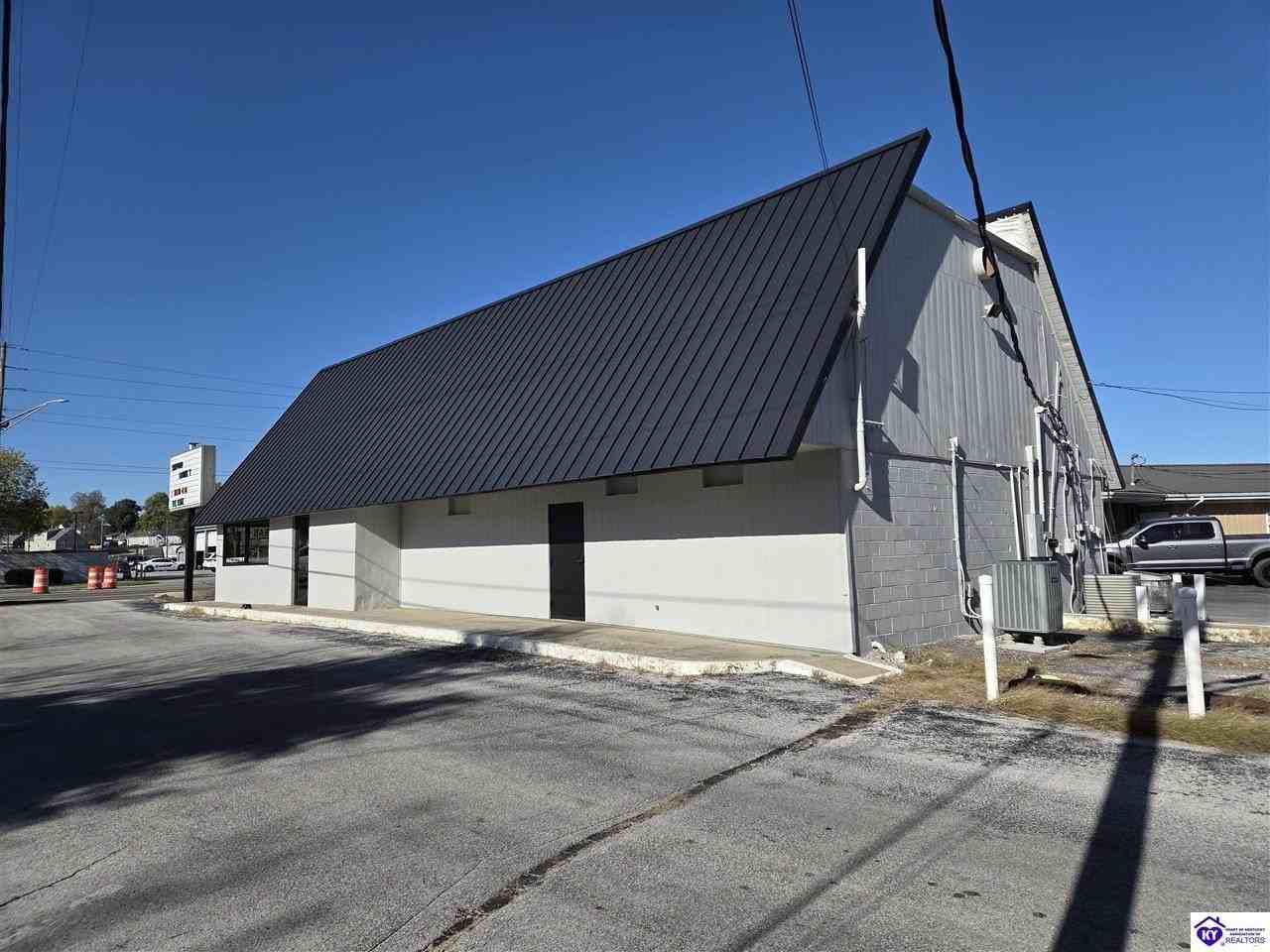 321 S Mulberry St - Photo 5 of 6