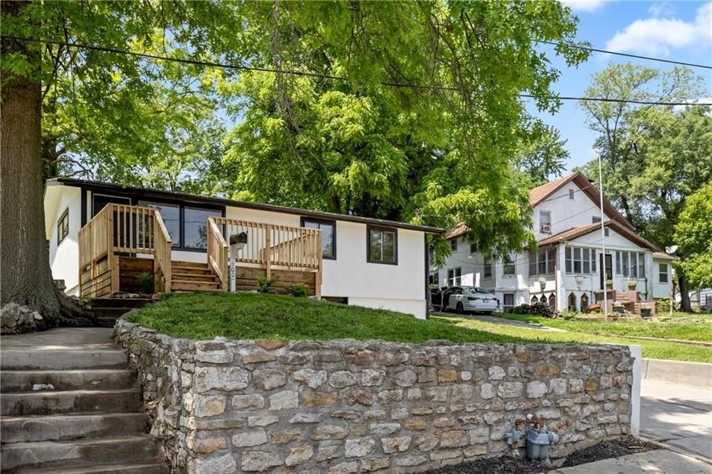 100 Sheidley Ave - Photo 2 of 13