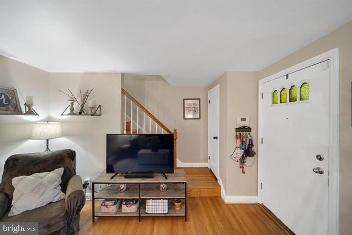 1660 Aberdeen Road - Photo 4 of 28