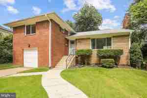 featured image of 4503 Traymore St