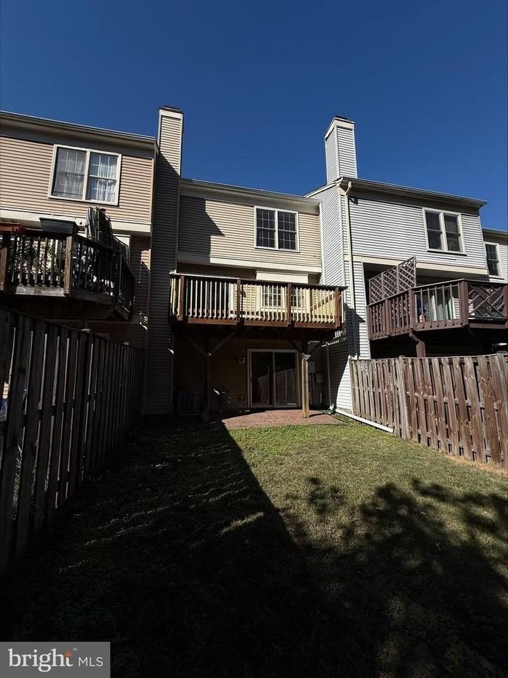 402 Batley Ct - Photo 2 of 25