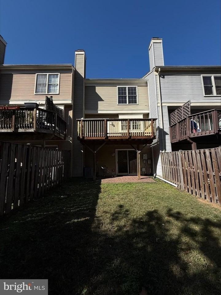 402 Batley Ct - Photo 3 of 25