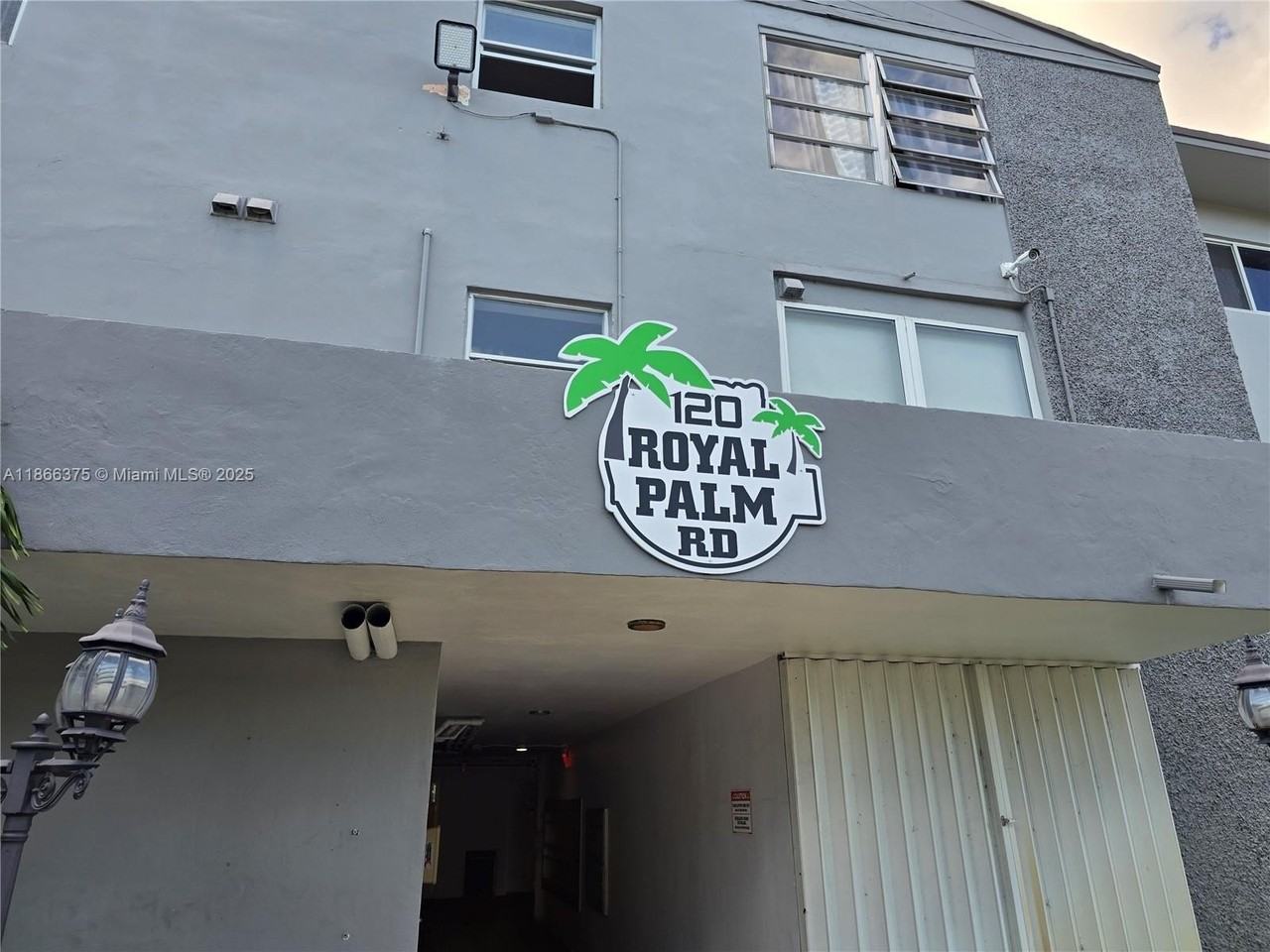 120 Royal Palm Rd #209 - Photo 4 of 50