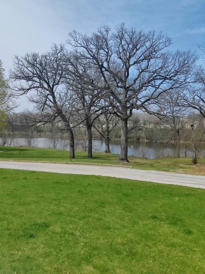 1515 / 2026 North 3372nd Road - Photo 3 of 11