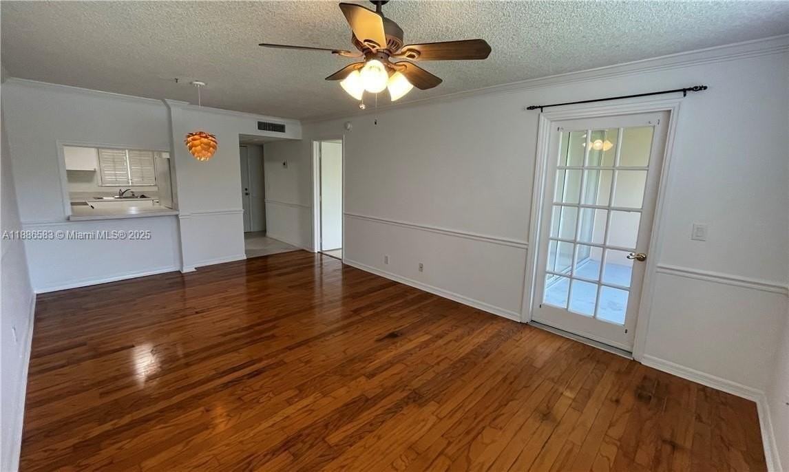 9400 Live Oak Place #306 - Photo 4 of 6