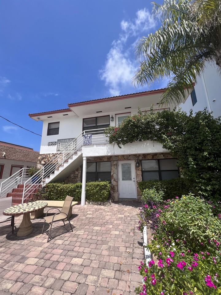 5605 North Ocean Drive - Photo 2 of 19