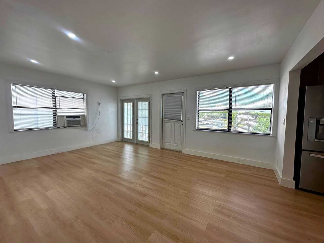 5605 North Ocean Drive - Photo 3 of 19