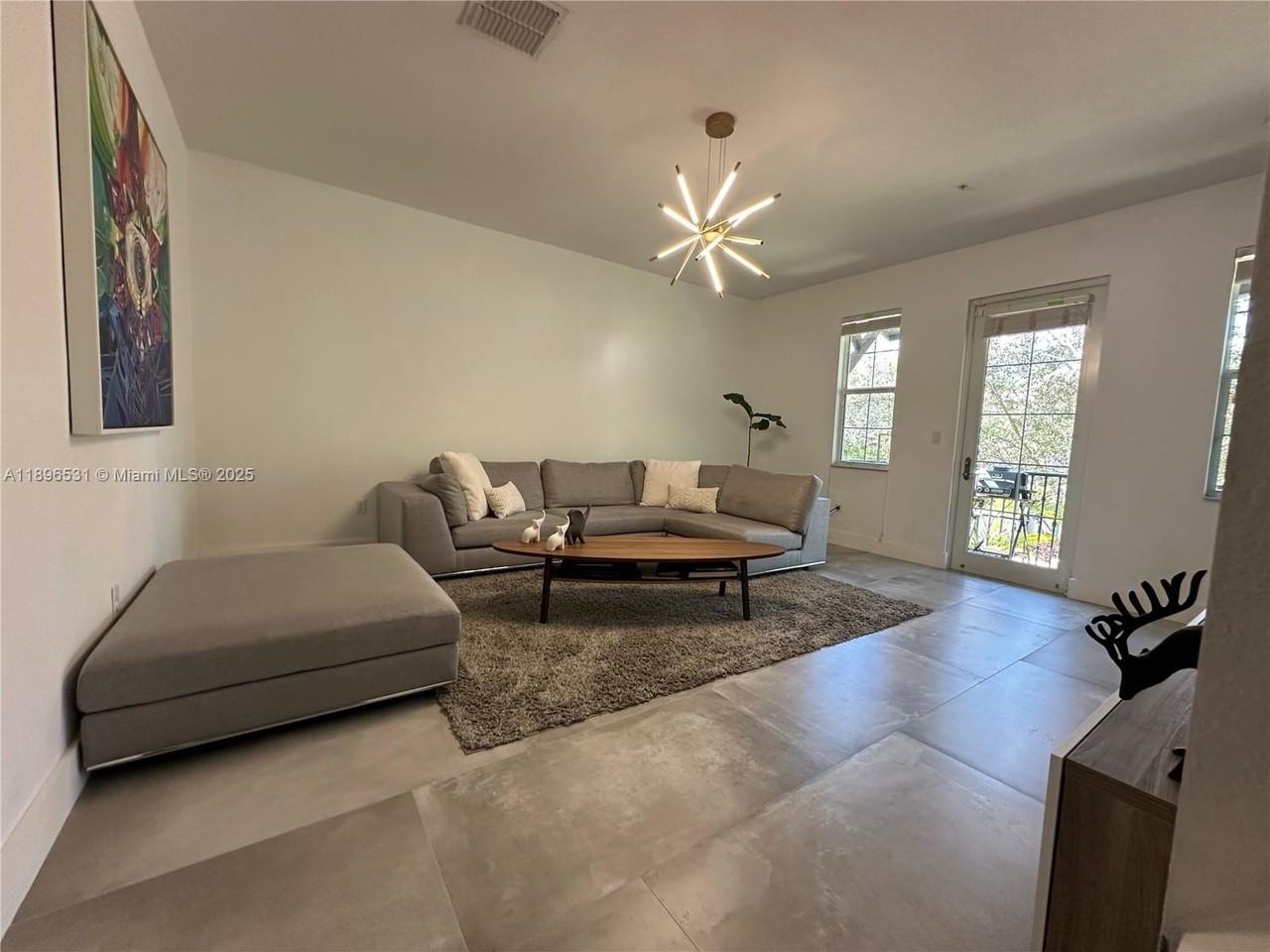 2662 Southwest 118th Avenue #2662 - Photo 5 of 37