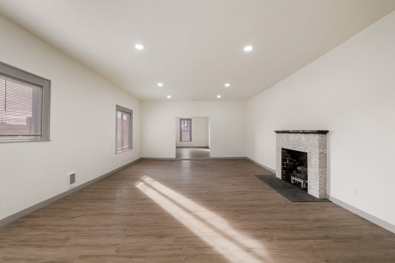 211 North E Street - Photo 2 of 8