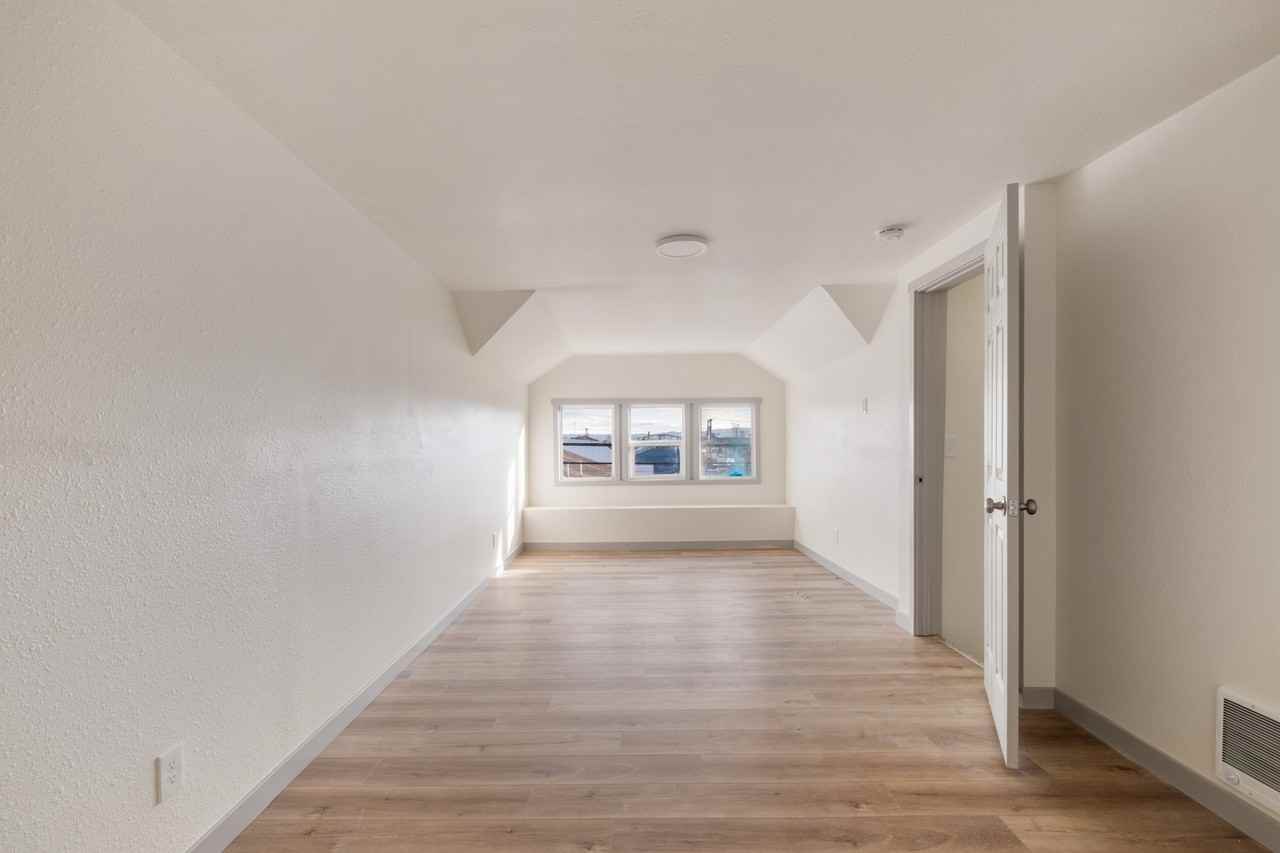 211 North E Street - Photo 5 of 8