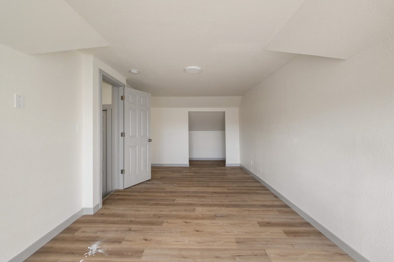 211 North E Street - Photo 6 of 8