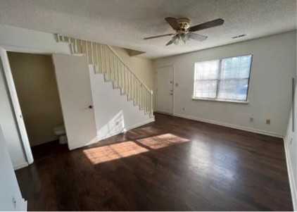 2317 8th Street Southeast - Photo 4 of 11