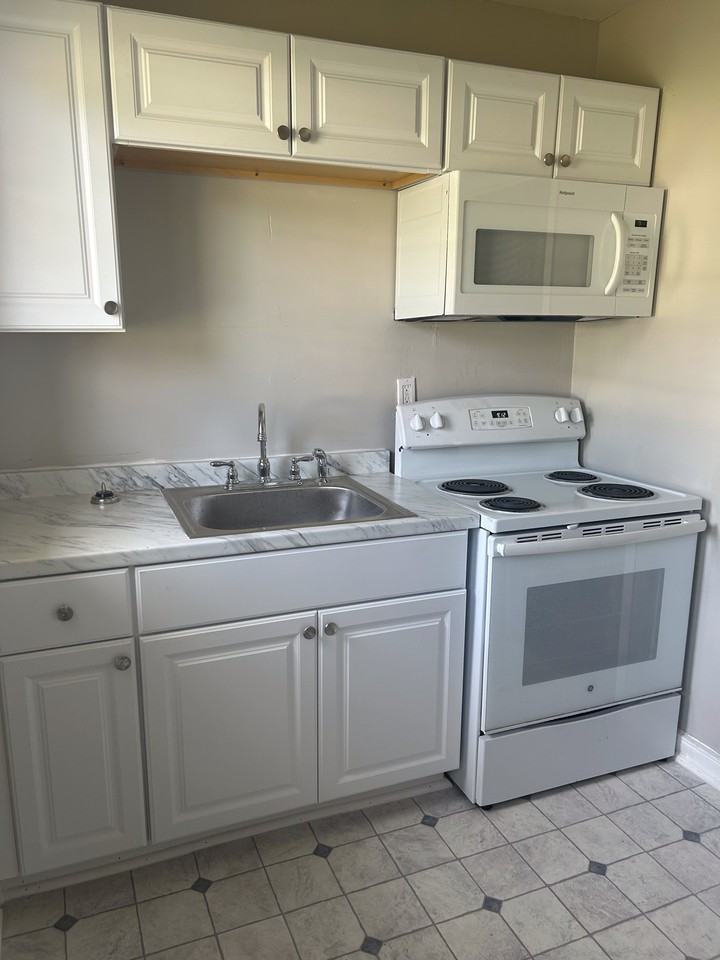 1627 South Braddock Street - Photo 2 of 7