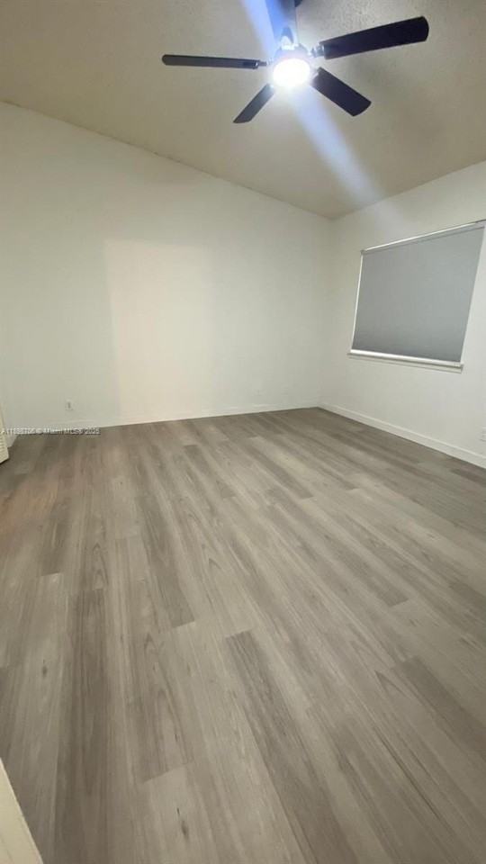 11696 Southwest 19th Street - Photo 5 of 15