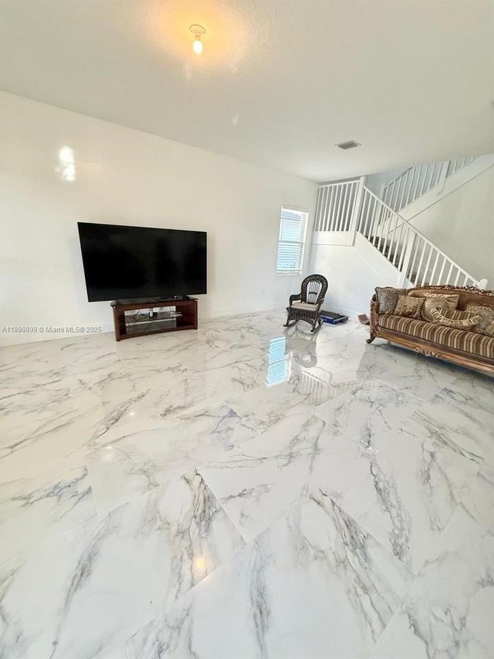 12220 Sw 44th Ct #0 - Photo 6 of 18