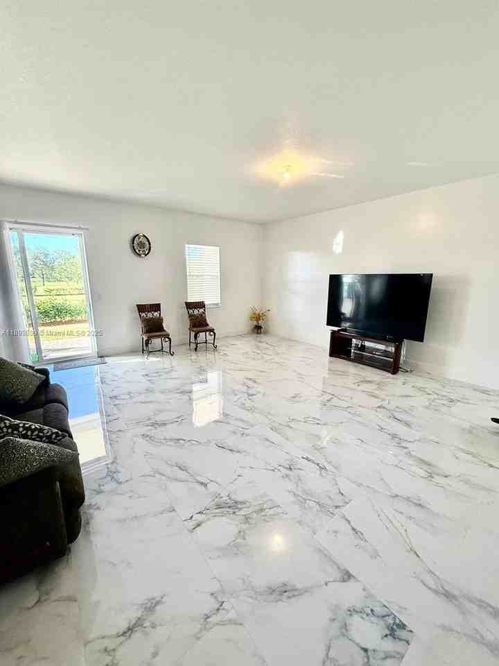 12220 Sw 44th Ct #0 - Photo 7 of 18