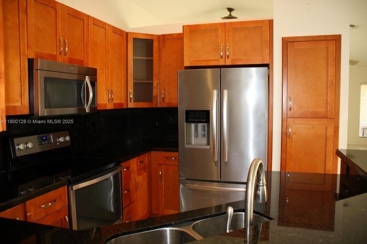 1084 Golden Cane Dr - Photo 5 of 50