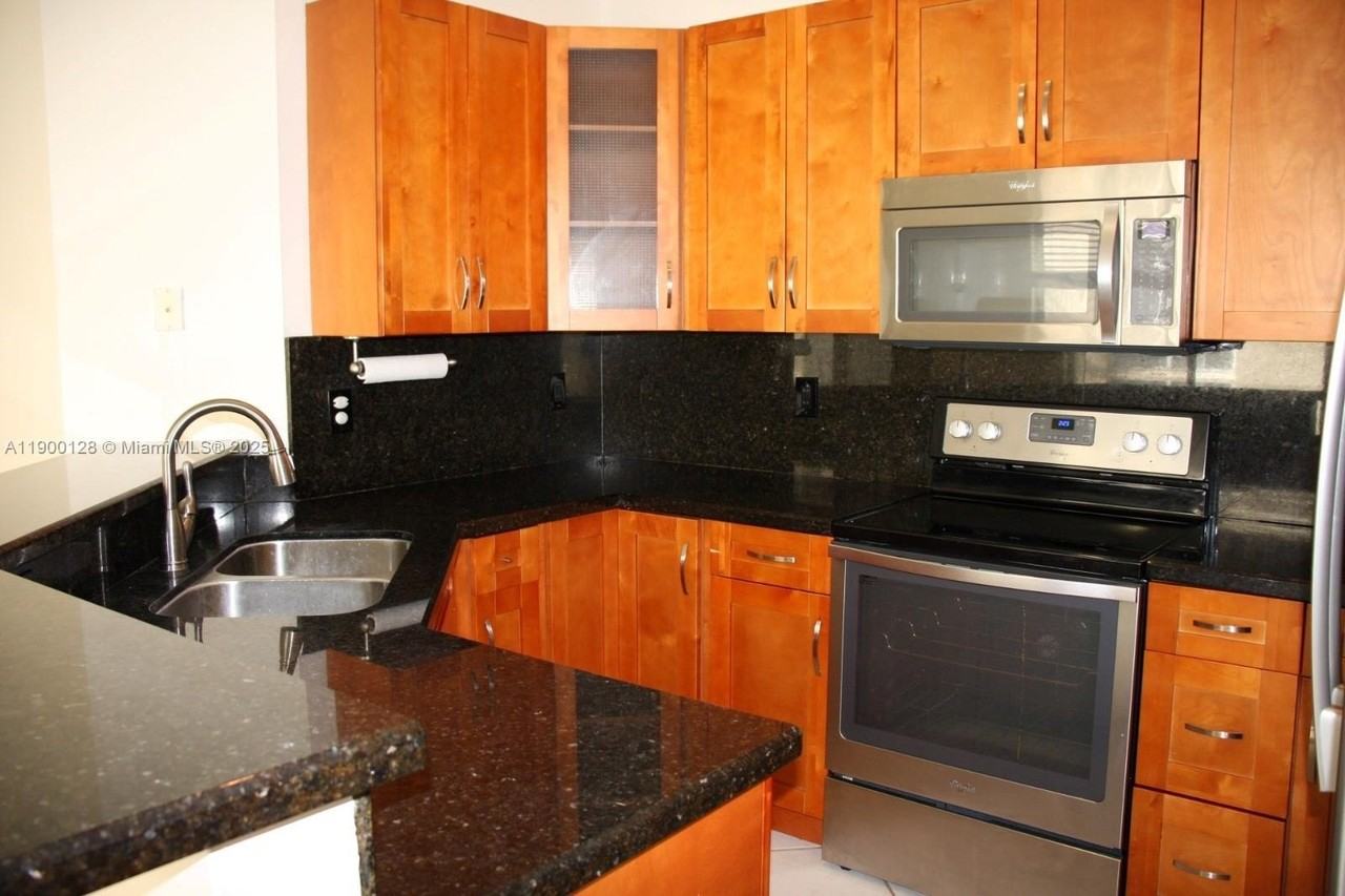 1084 Golden Cane Dr - Photo 6 of 50