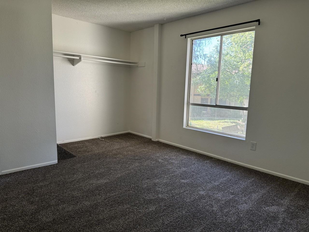 355 Country Club Circle - Photo 6 of 50