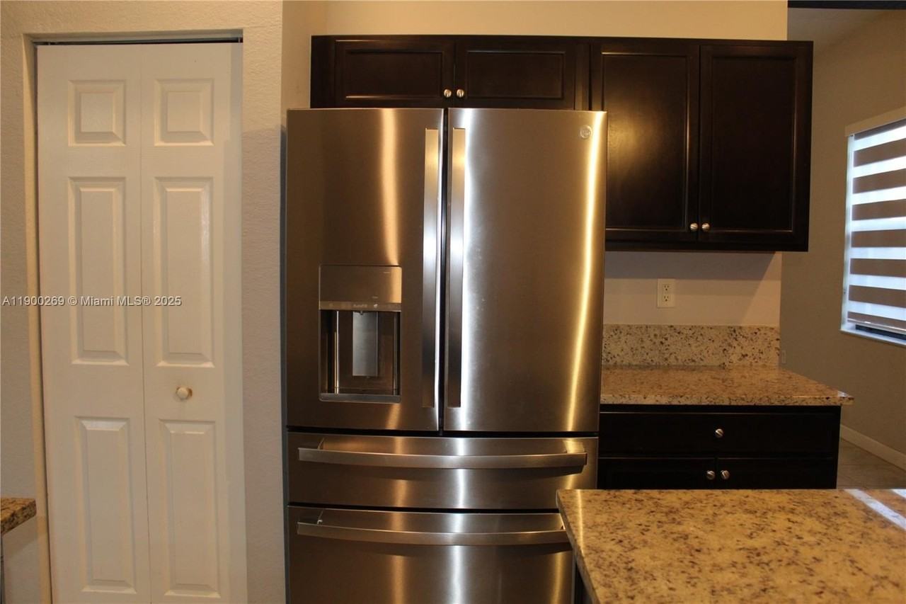 25096 Sw 118th Ave #25096 - Photo 7 of 50