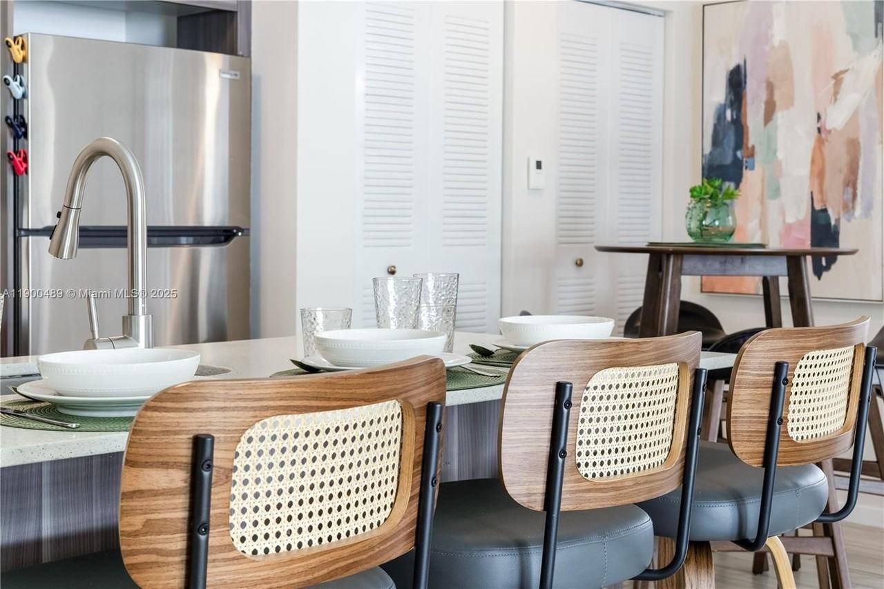 481 Ne 29th St #601 - Photo 5 of 23