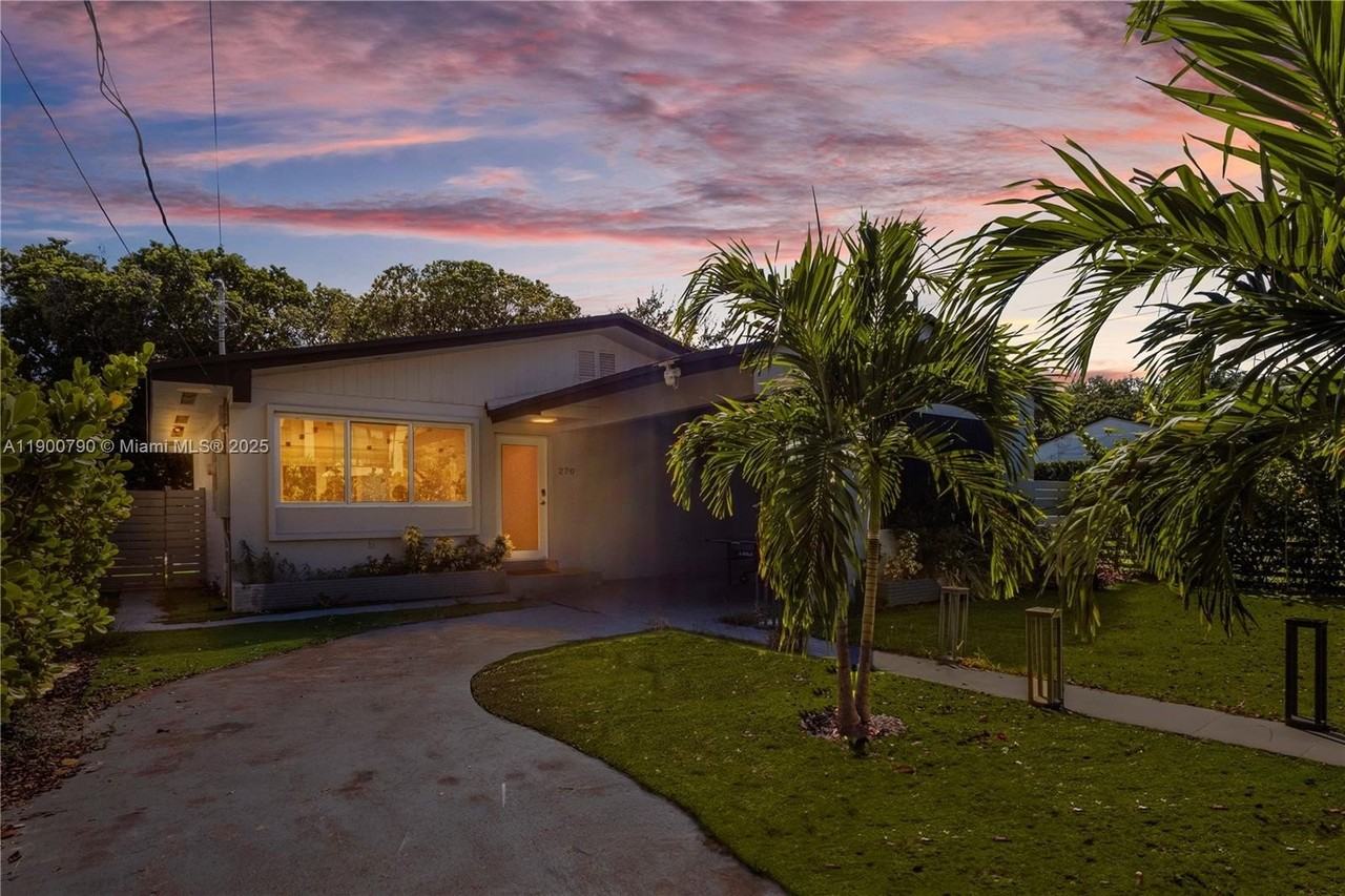 270 Nw 50th St - Photo 5 of 30