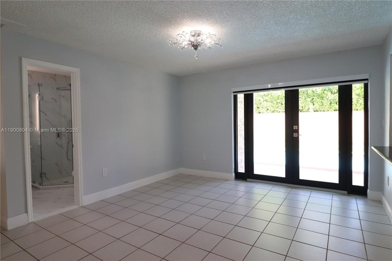 10615 Sw 129th Ct #0 - Photo 7 of 32