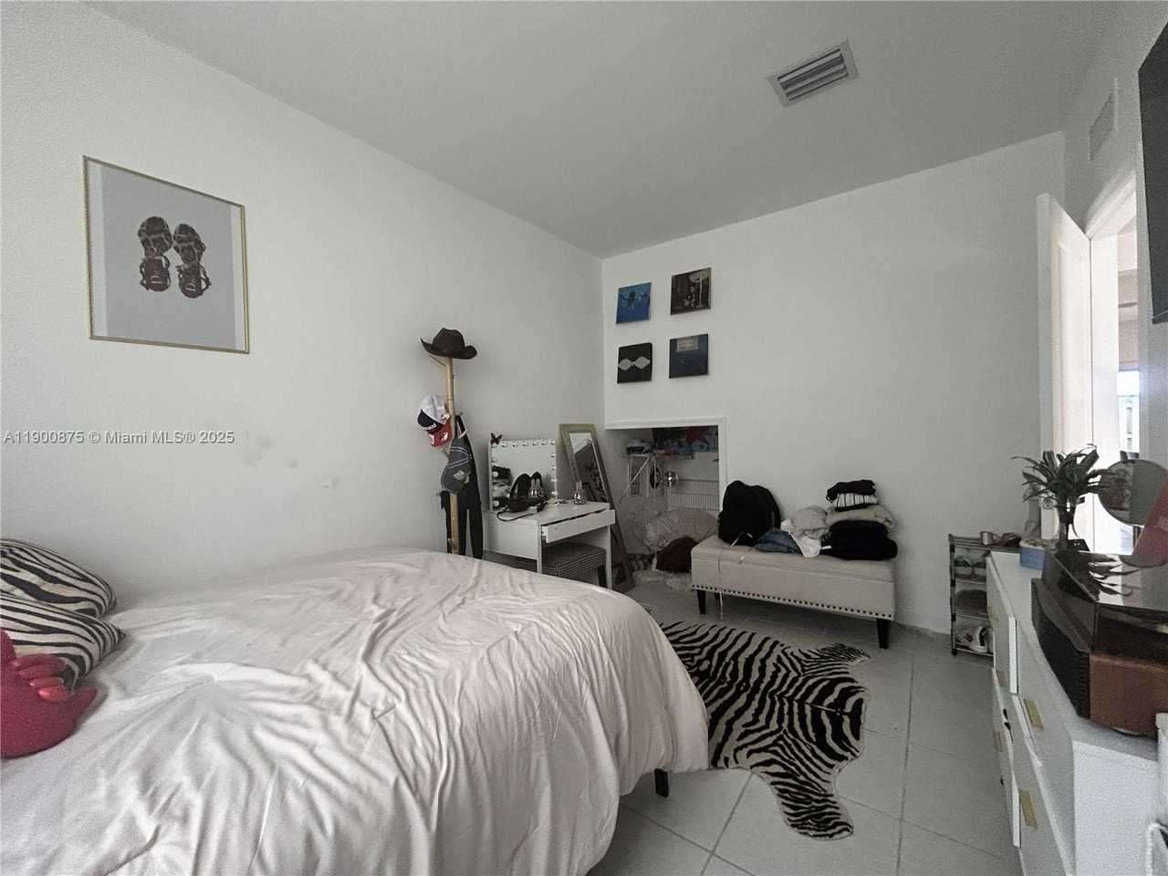 1685 Se 27th Rd #1685 - Photo 4 of 38