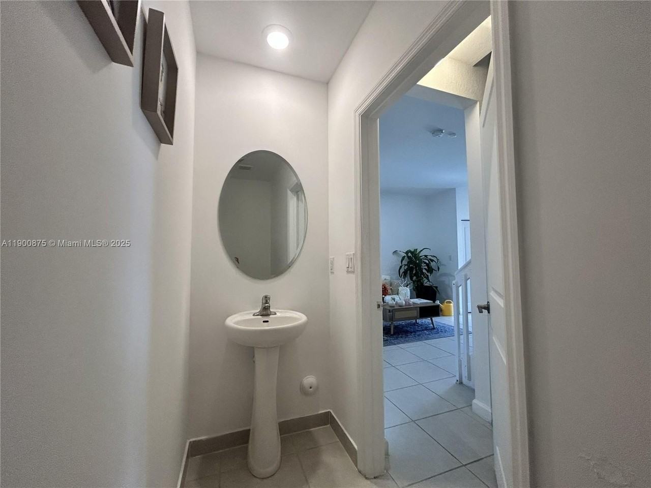 1685 Se 27th Rd #1685 - Photo 7 of 38