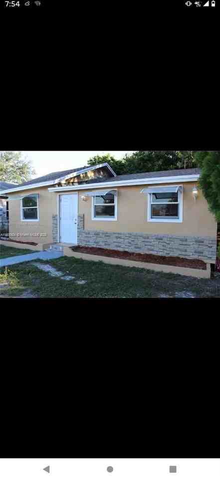 1918 Nw 82nd St #0 - Photo 7 of 15