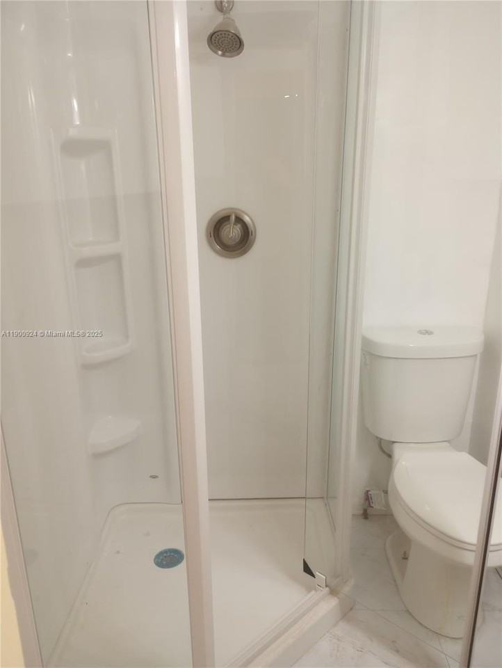 1918 Nw 82nd St #0 - Photo 6 of 15