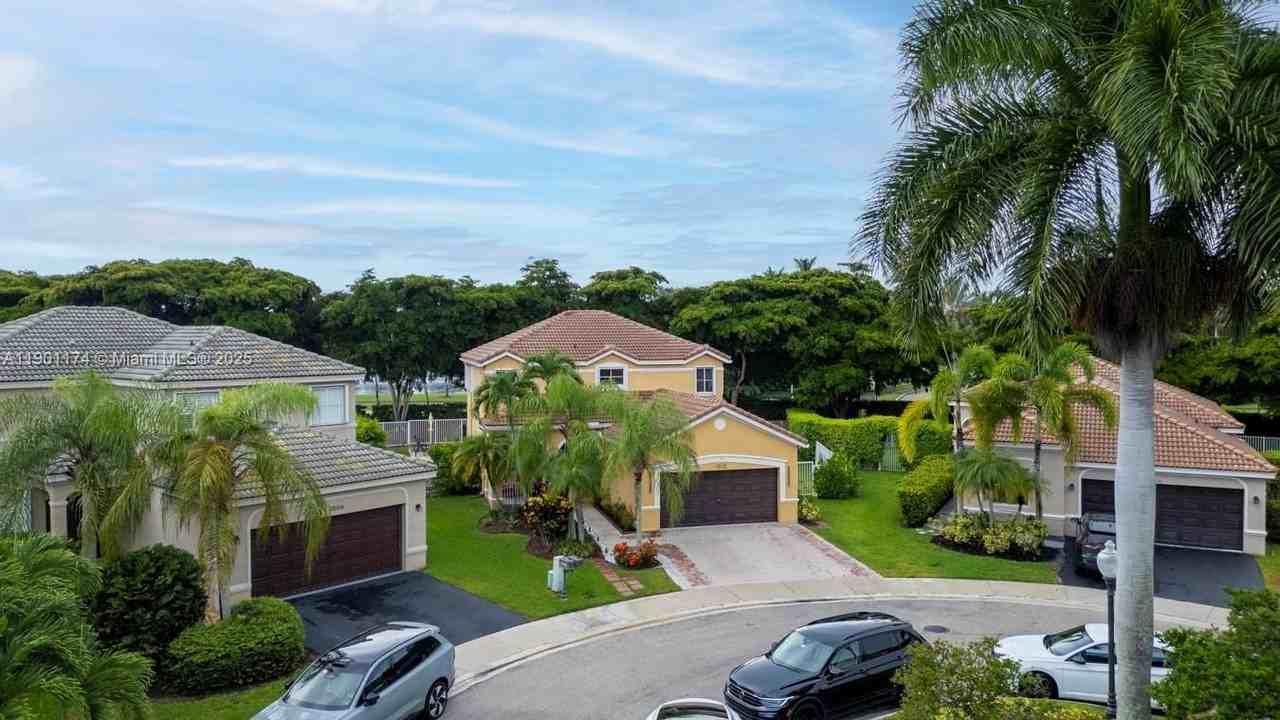 1012 Tupelo Way - Photo 3 of 50