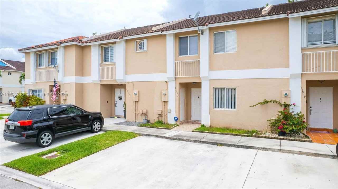 13923 Southwest 177th Street #13923 - Photo 2 of 28