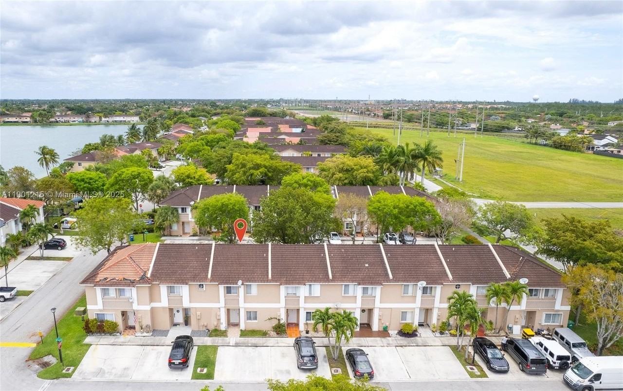 13923 Southwest 177th Street #13923 - Photo 3 of 28