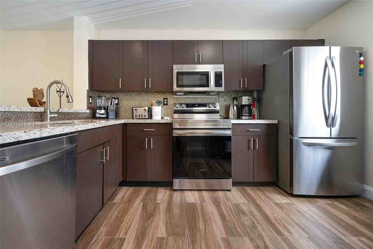 13923 Southwest 177th Street #13923 - Photo 7 of 28