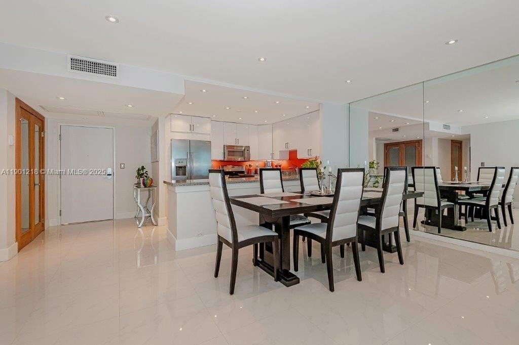 2301 Collins Ave #1210 - Photo 7 of 28