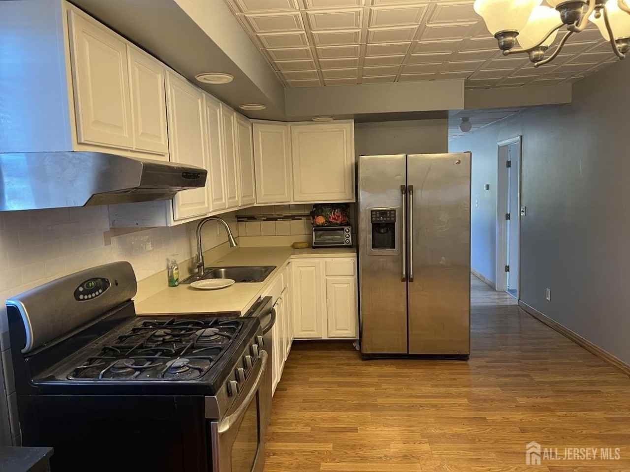 247 Washington Ave #2F - Photo 7 of 10