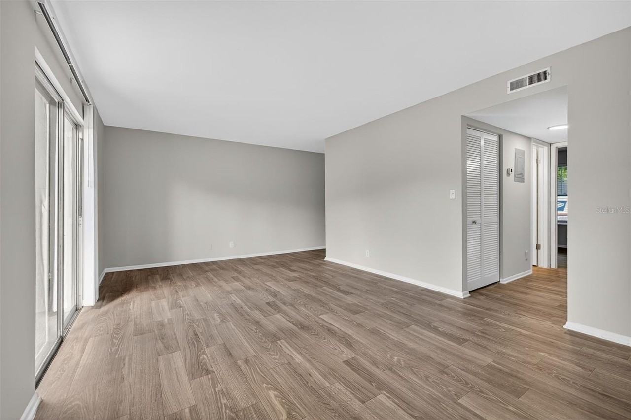 612 Bass Ct #620B - Photo 5 of 32