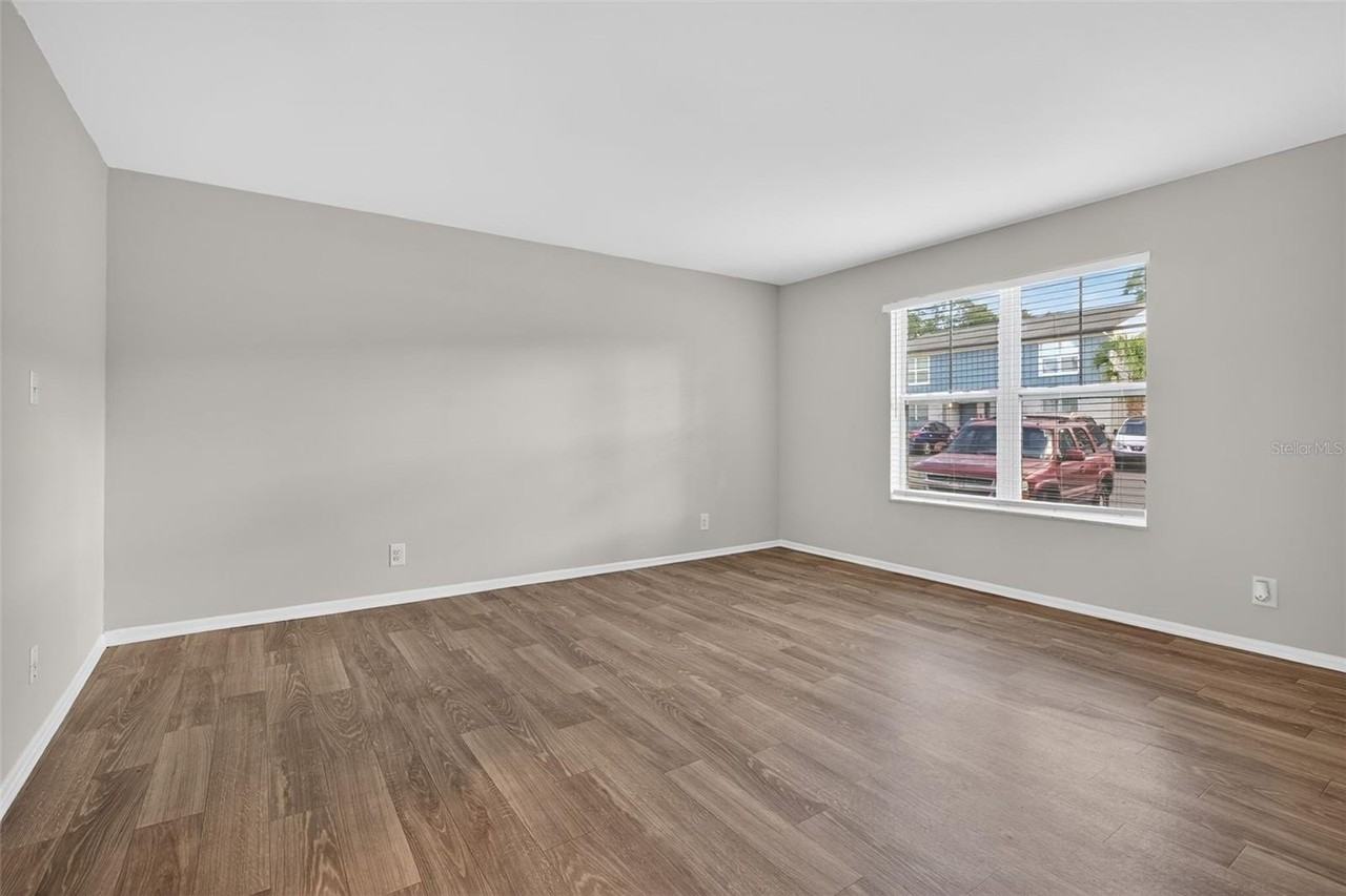 612 Bass Ct - Photo 5 of 33