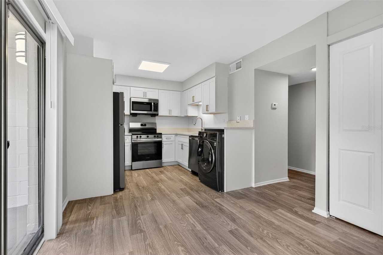 612 Bass Ct - Photo 6 of 33