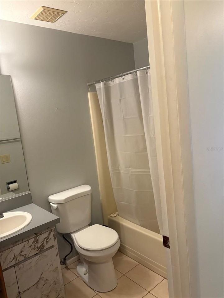 20 Pebble Beach Rd - Photo 5 of 16