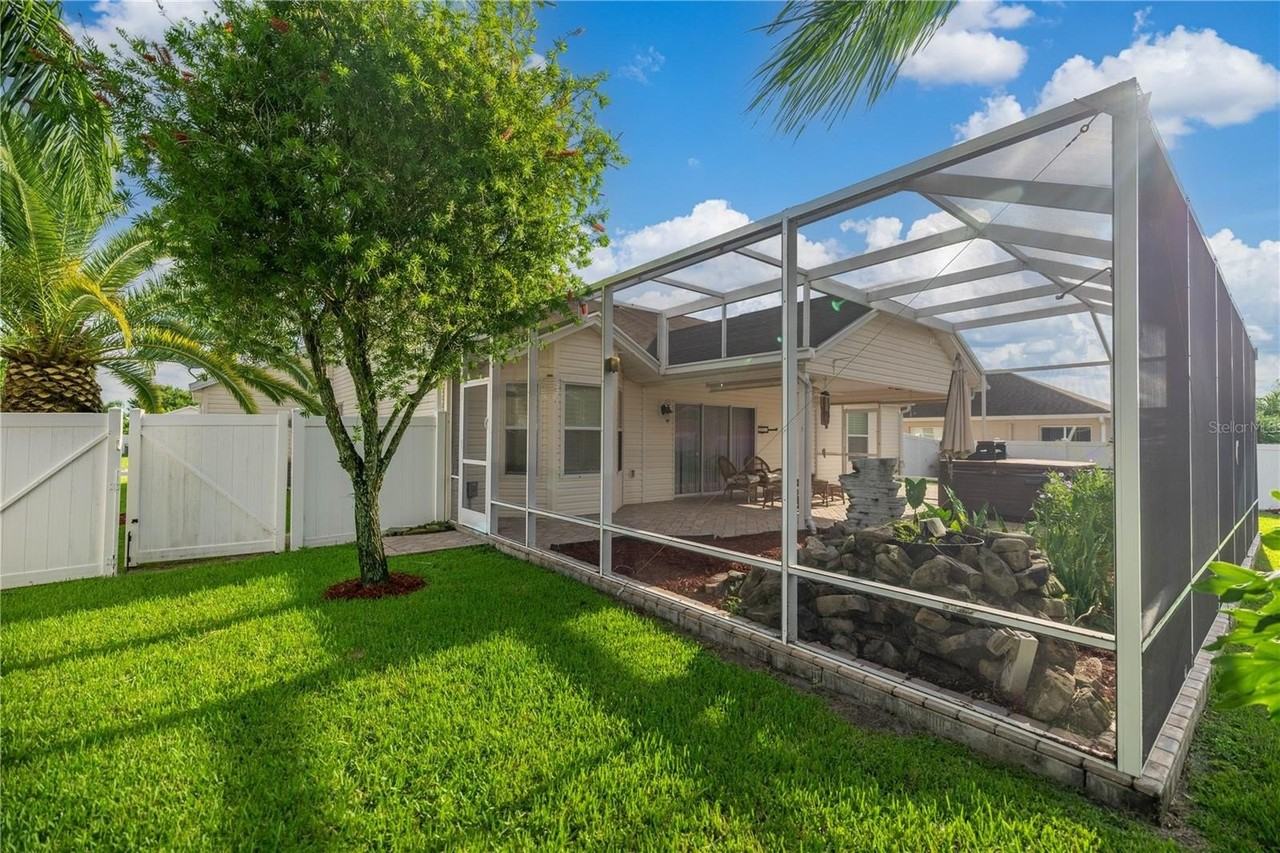 5087 Ne 121st Ave - Photo 7 of 32