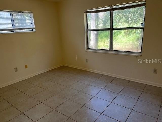 17007 NE 21st St - Photo 4 of 10