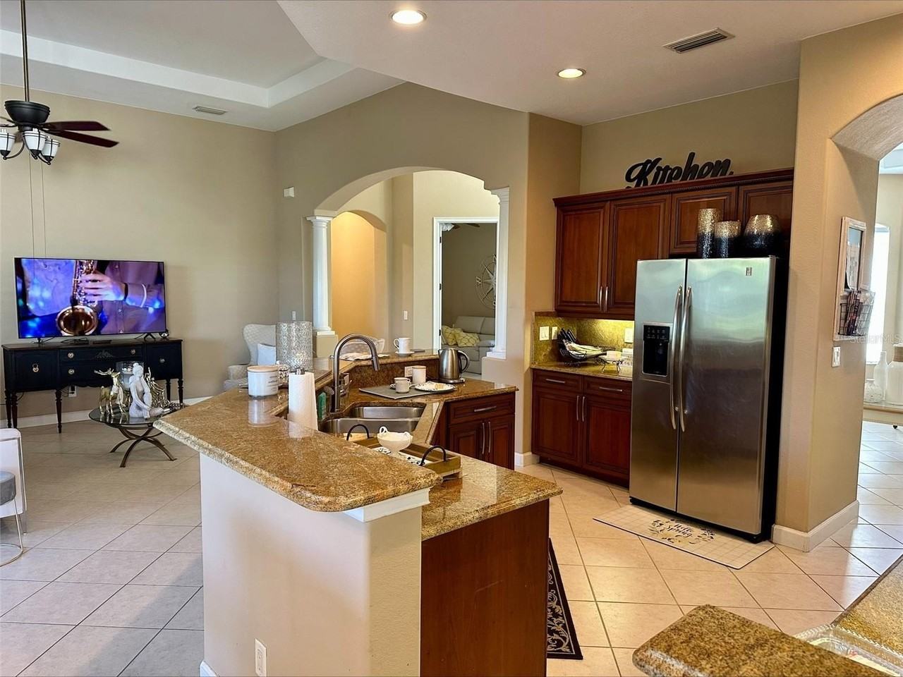 137 Medici Ter - Photo 6 of 25